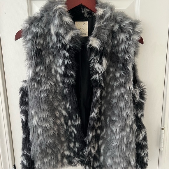 Anthropologie winter fur vest - Picture 1 of 2